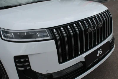JELAND J6 4×4 — решётка радиатора и передняя оптика