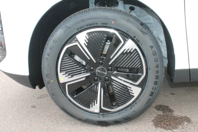JELAND J6 4×4 — колесо и колёсная арка