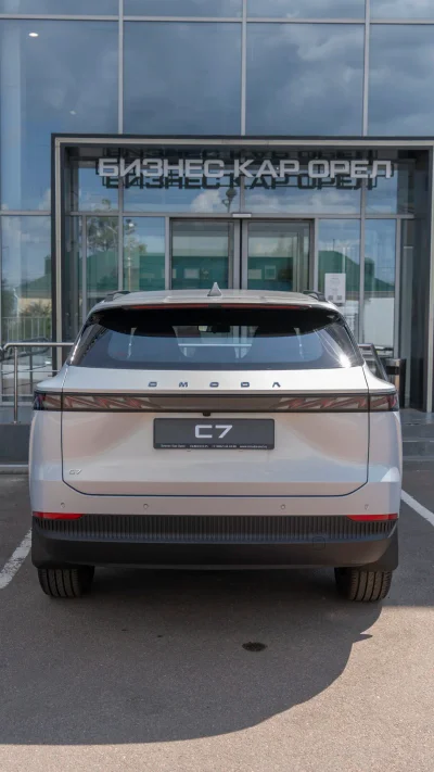 OMODA C7 — вид сзади